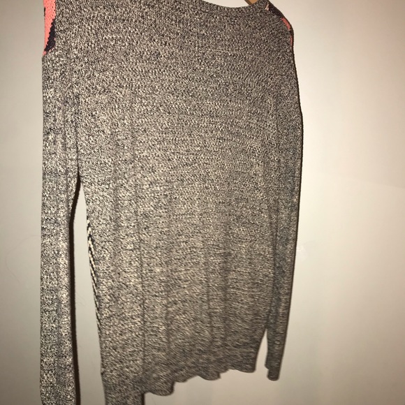 Urban outfitters sweater - Picture 2 of 3
